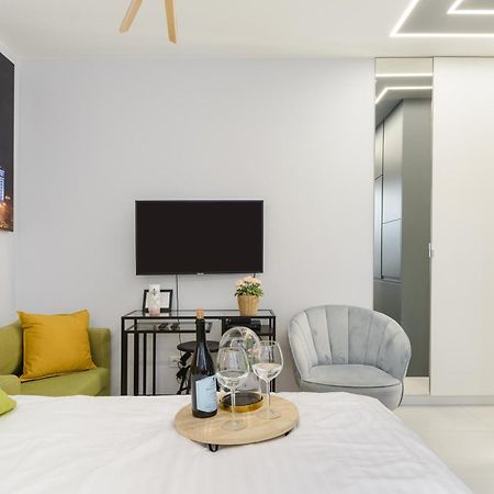 Lumina Cozy Studio In Center Варшава Екстериор снимка